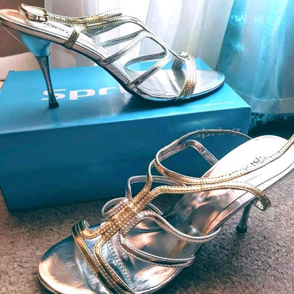 NEW spring metallic heels - Picture 2 of 3